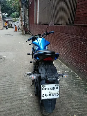 সুজুকি জিক্সার ২০১৭ ব্লু