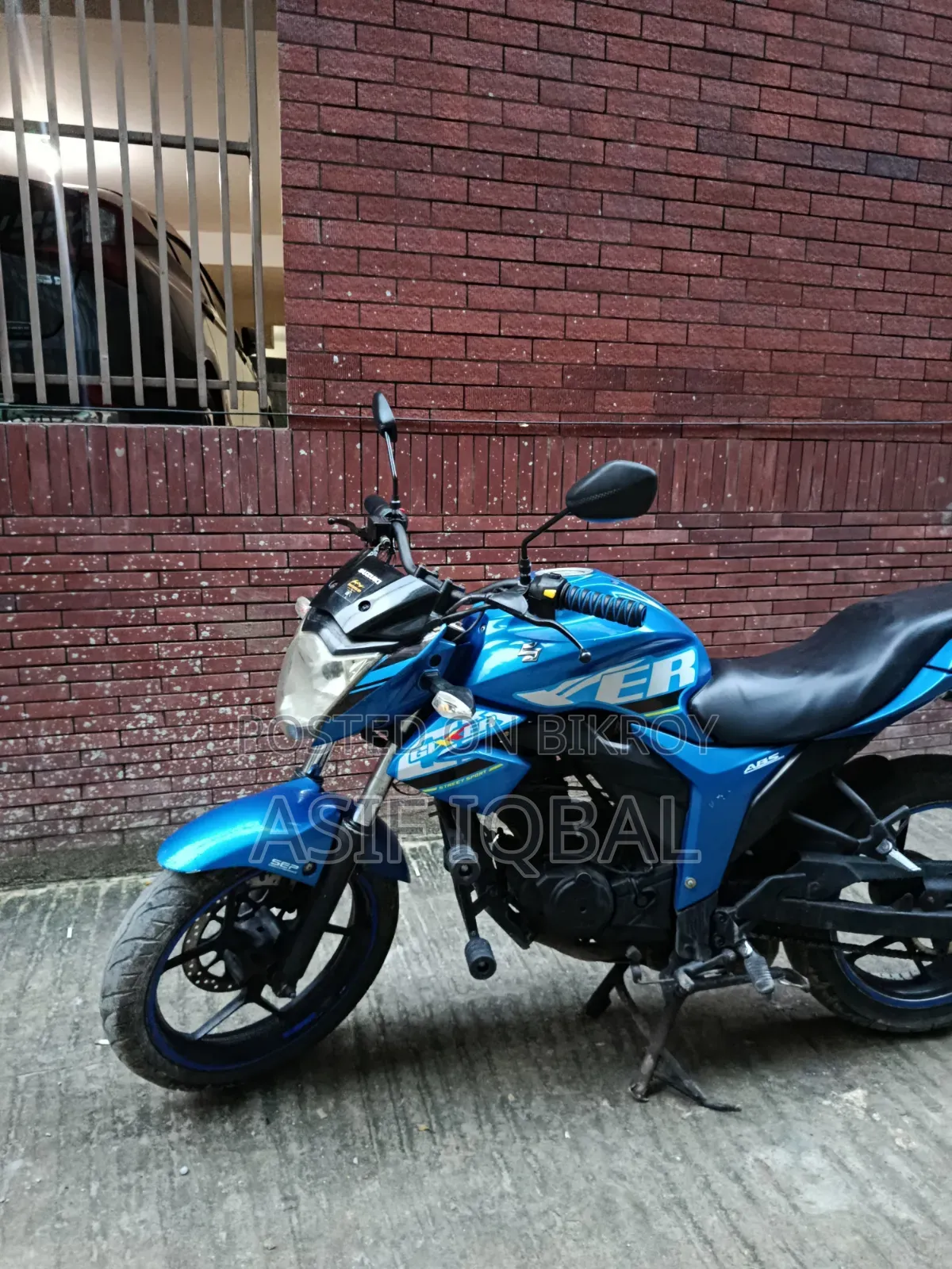 সুজুকি জিক্সার ২০১৭ ব্লু