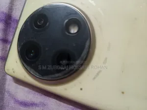 টেকনো ক্যামন ৩০ ৫জি ২৫৬ জিবি গোল্ড
