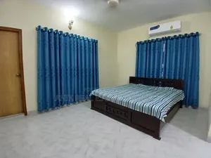 অনীক রিয়েল এস্টেট, গুলশানে ভাড়ার জন্য ফার্নিশড ৩ বেডরুমের অ্যাপার্টমেন্ট