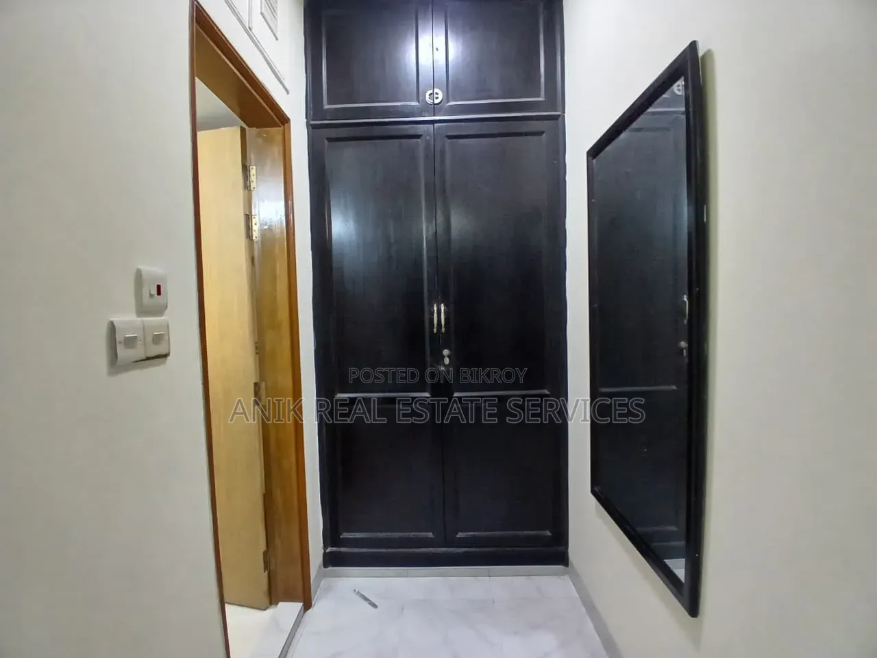 অনীক রিয়েল এস্টেট, গুলশানে ভাড়ার জন্য ফার্নিশড ৩ বেডরুমের অ্যাপার্টমেন্ট