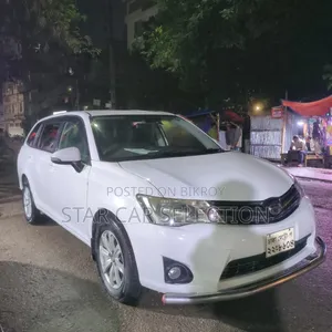 টয়োটা করোলা ফিল্ডার ২০১২ পার্ল