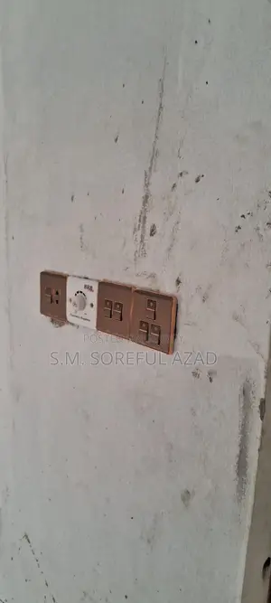 আব্দুর রশিদ ছাত্রাবাস, পাবনা সদরে আসবাবপত্রসহ ৮টি বেডরুম ও পার্লার