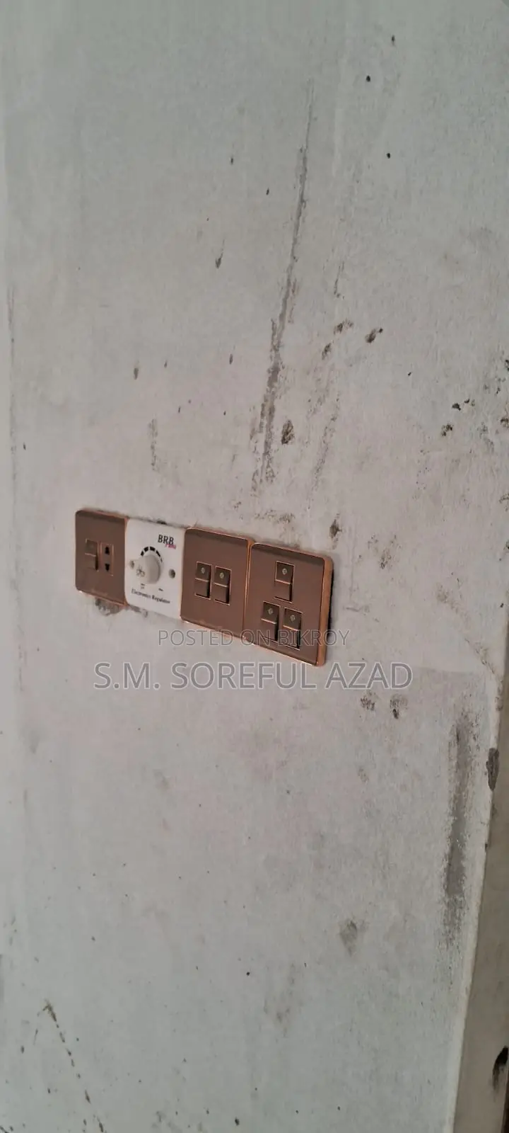 আব্দুর রশিদ ছাত্রাবাস, পাবনা সদরে আসবাবপত্রসহ ৮টি বেডরুম ও পার্লার