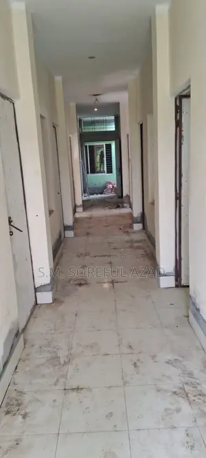 আব্দুর রশিদ ছাত্রাবাস, পাবনা সদরে আসবাবপত্রসহ ৮টি বেডরুম ও পার্লার