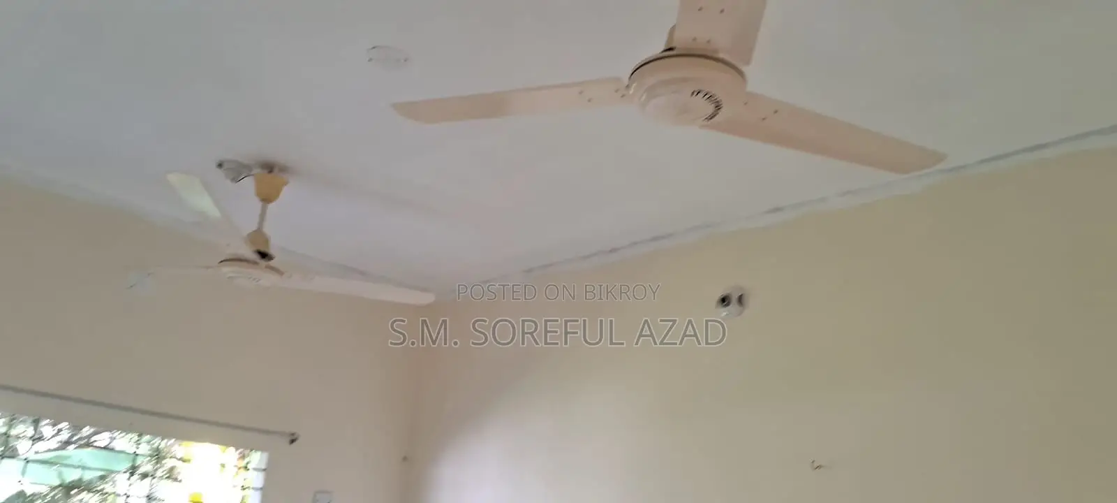 আব্দুর রশিদ ছাত্রাবাস, পাবনা সদরে আসবাবপত্রসহ ৮টি বেডরুম ও পার্লার