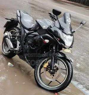 সুজুকি জিক্সার এসএফ ২০১৯ কালো