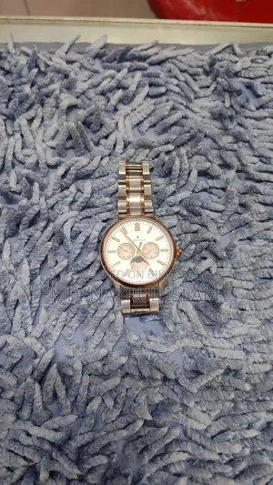 Brand: Crēdence
Model Style: Classic Two-Tone Day-Date Moonphase