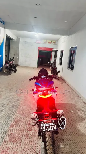 Suzuki Gixxer SF ২০২৫ হোয়াইট