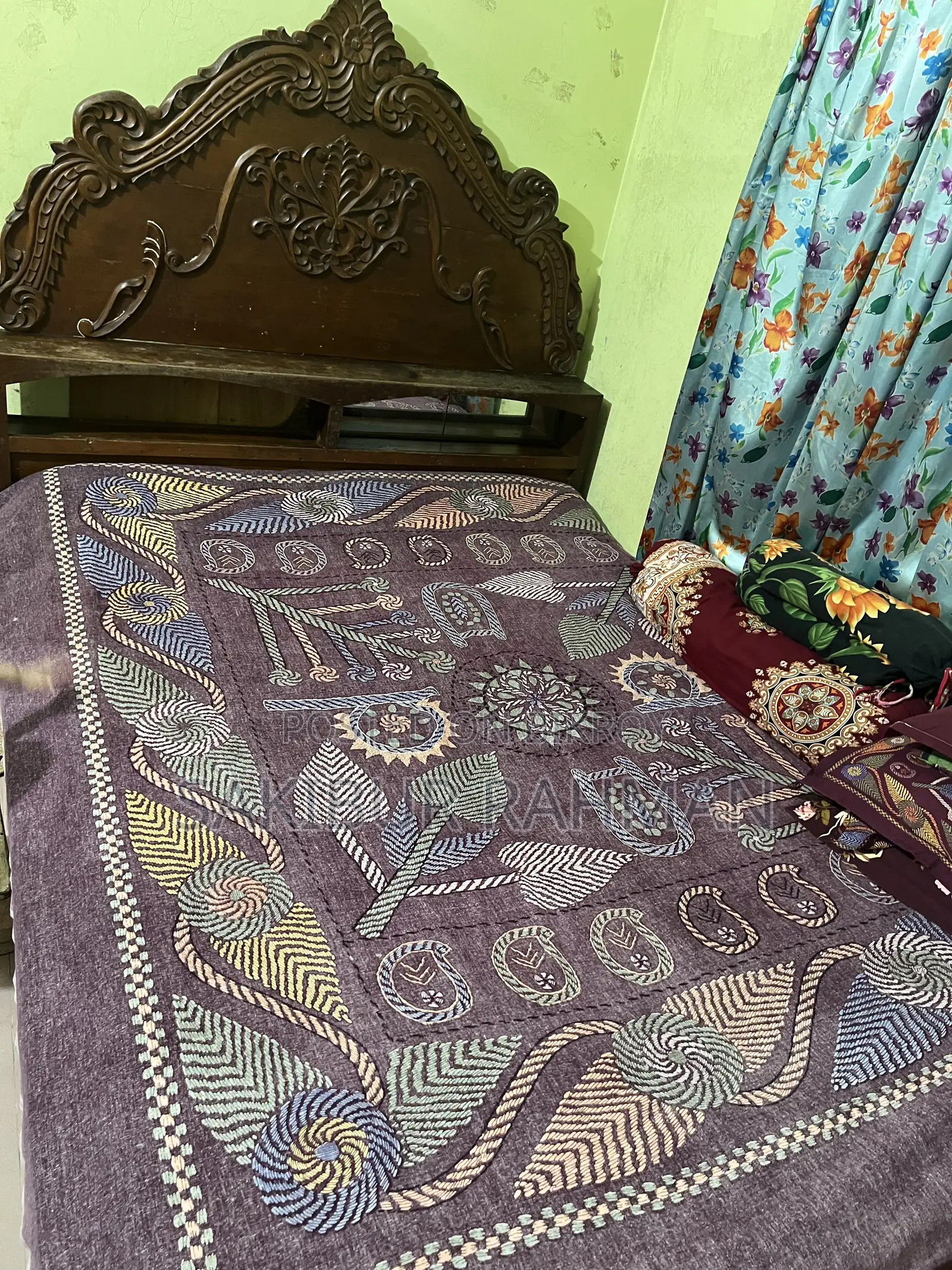 জাজিমসহ কারুকার্য করা ডাবল বেডের সেগুন কাঠের খাট বিক্রি