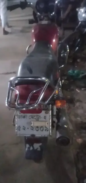 হিরো স্প্লেন্ডার প্লাস ২০১৭ লাল