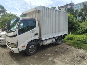 Toyota Dyna 2011