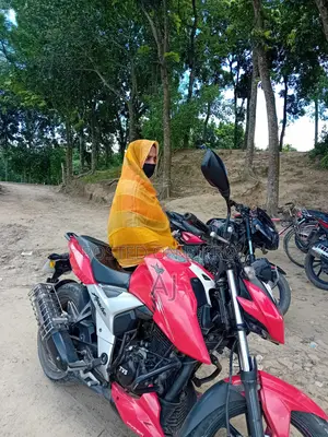 টিভিএস অ্যাপাচি ১৬০ ৪ভি ২০২২ লাল