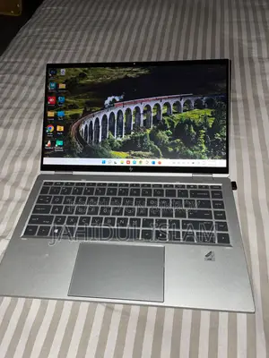 New Laptop HP EliteBook x360 1040 G7 16GB Intel Core i7 HDD 256GB