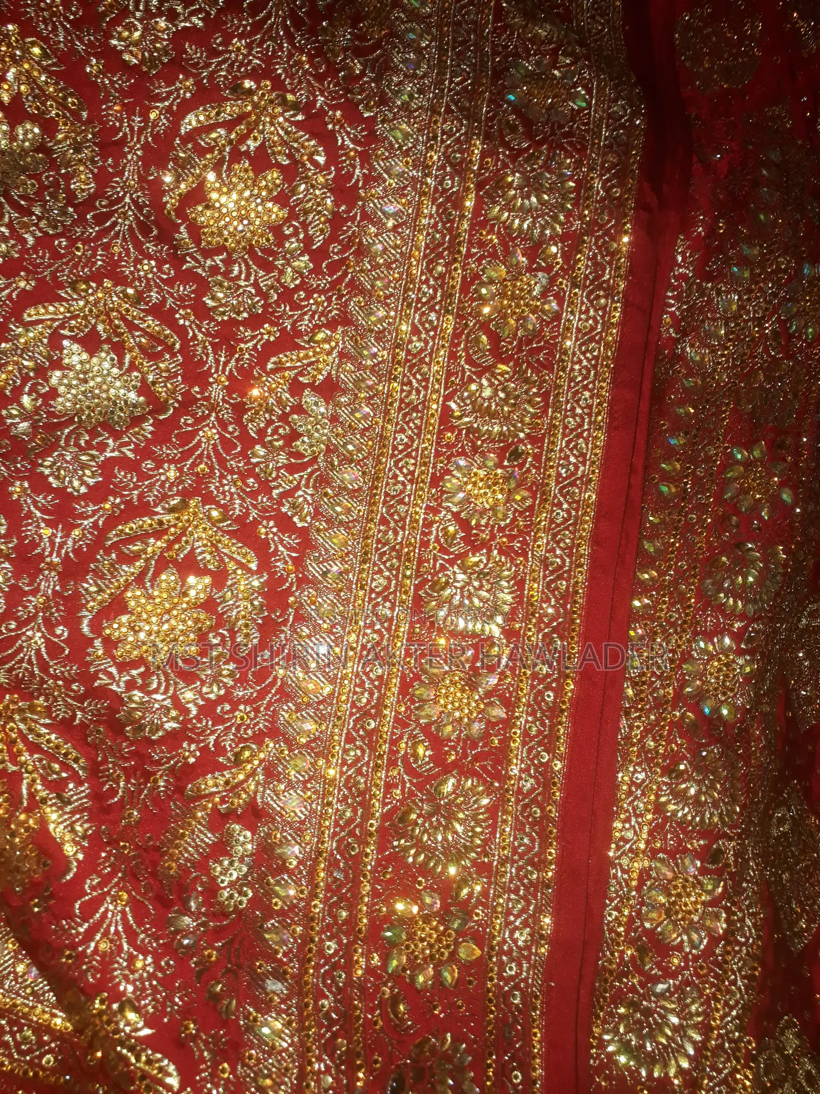 ১ বার পড়া লাল বেনারসি শাড়ি