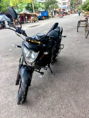 নতুন সুজুকি জিক্সার ২০২৩ কালো