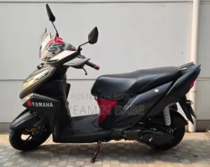ইয়ামাহা ২০২০ গ্রে