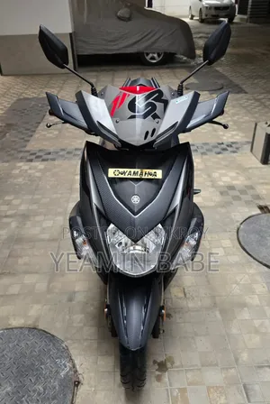 ইয়ামাহা ২০২০ গ্রে