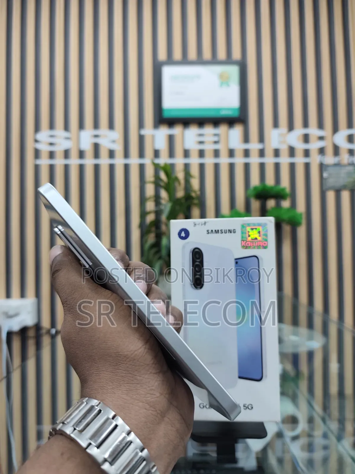 স্যামসাং গ্যালাক্সি এ৩৬ ১২৮ জিবি হোয়াইট
