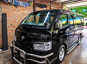 Toyota HiAce 2014 Black