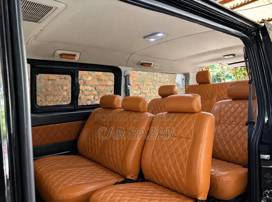 Toyota HiAce 2014 Black