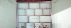 দোকানের র‍্যাক ও ক্যাশ কাউন্টার