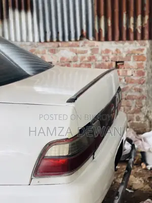 টয়োটা করোল্লা অটোমেটিক ১৯৯৬ সাদা