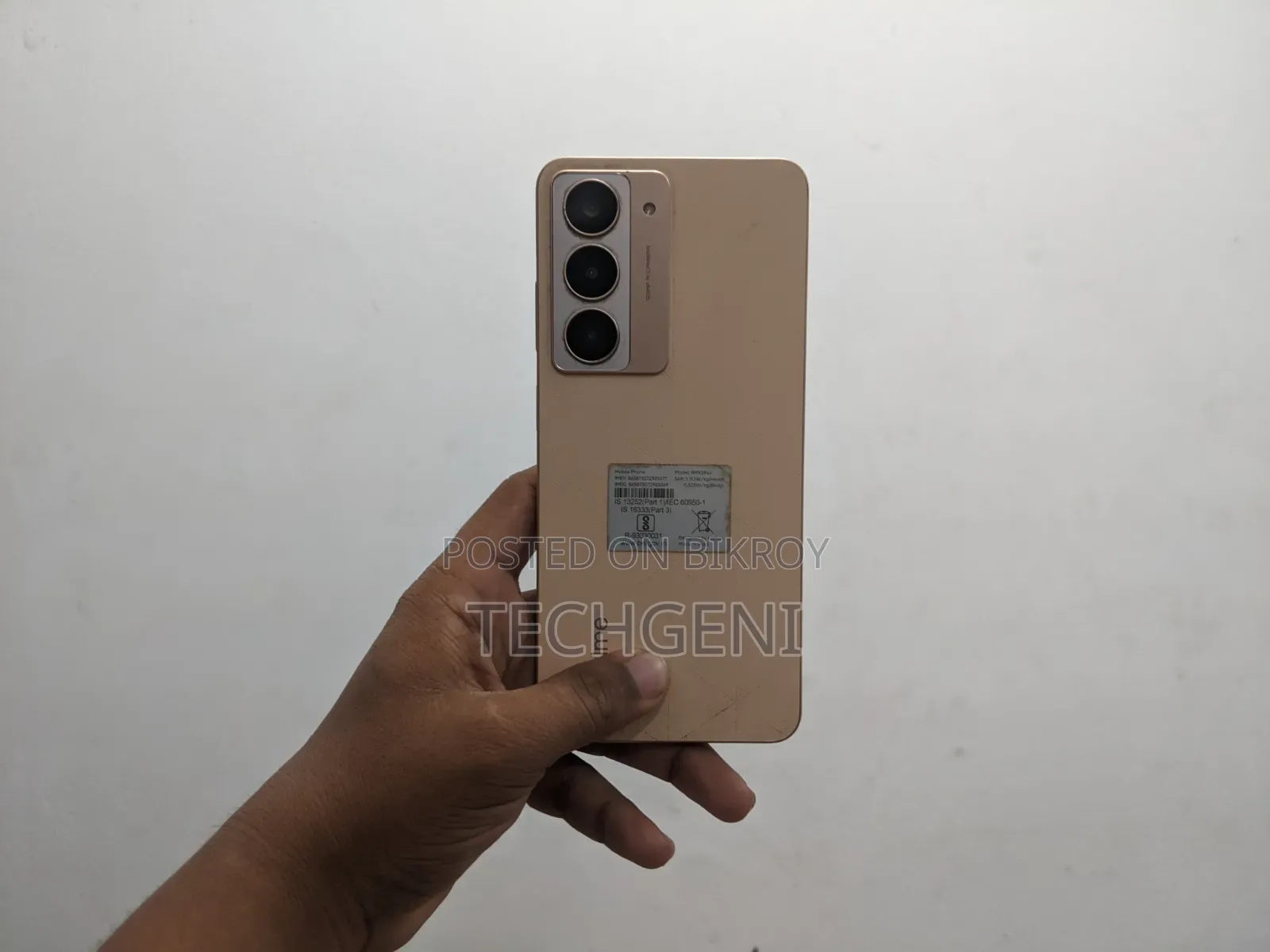 রিয়েলমি পি৩ প্রো ১২৮ জিবি গোল্ড