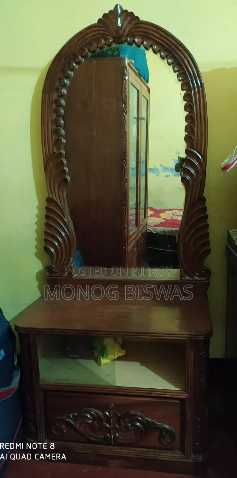 উডেন ড্রেসিং টেবিল
