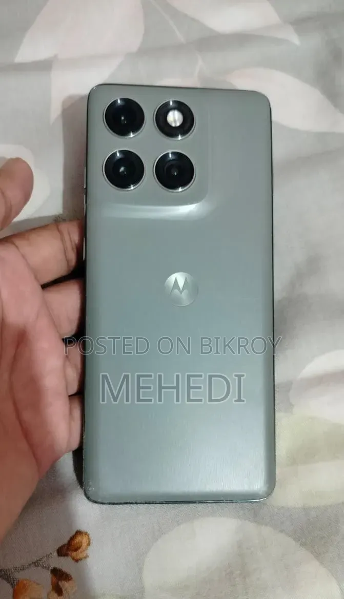 নতুন মোটোলোলা এজ ৬০ প্রো ২৫৬ জিবি গ্রিন