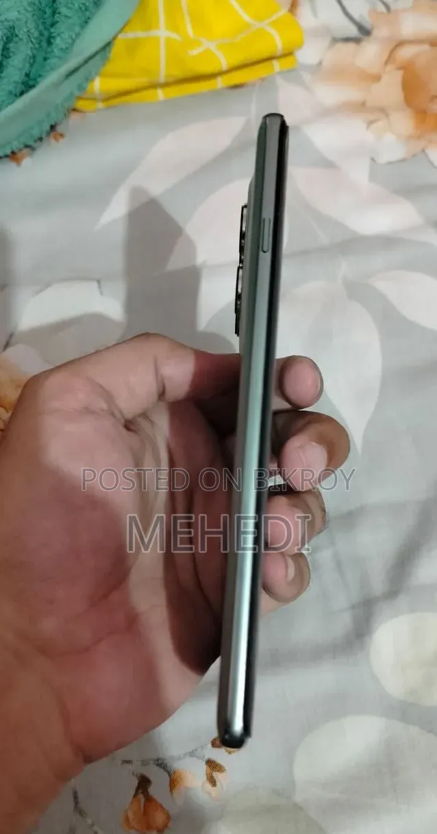 নতুন মোটোলোলা এজ ৬০ প্রো ২৫৬ জিবি গ্রিন