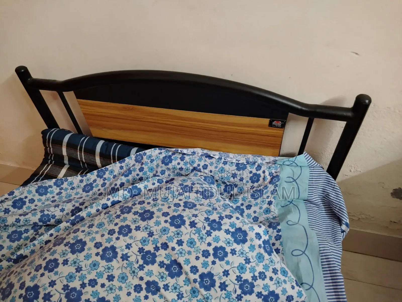 Regal Metal Bed