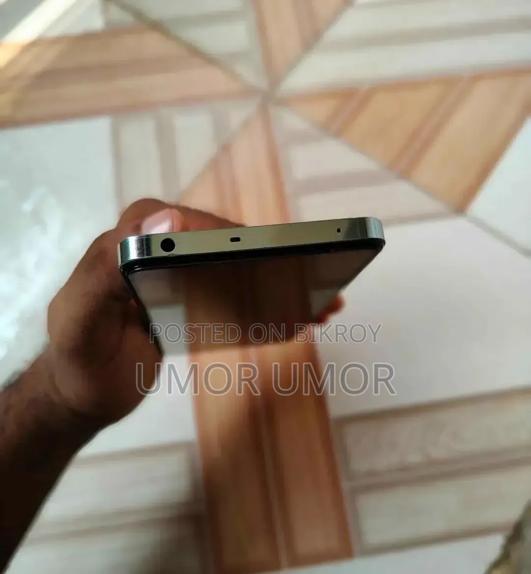 রিয়েলমি ১২+ ২৫৬ জিবি ব্লু