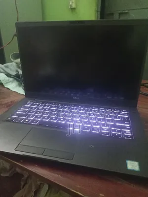 Laptop Dell Latitude 7400 8GB Intel Core i5 SSD 256GB