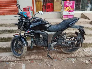 সুজুকি জিক্সার ২০২২ ব্ল্যাক