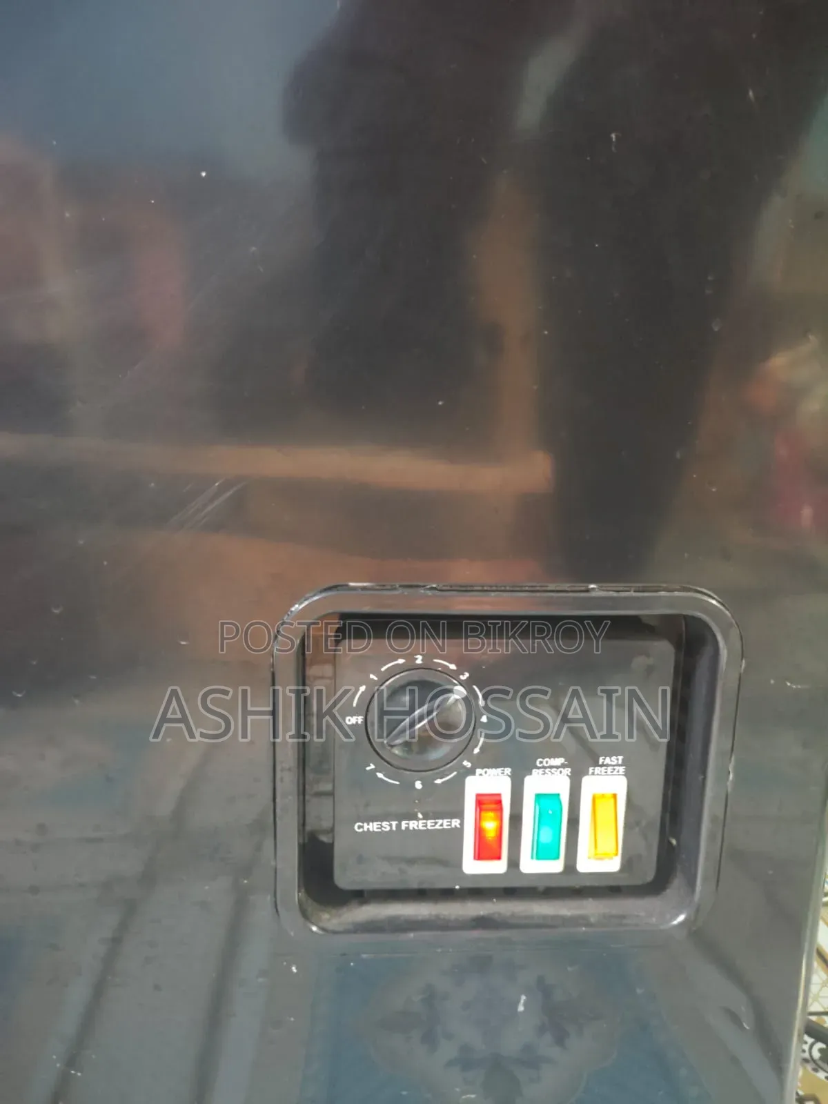 নির্বাচিত অঞ্চলটি একটি কালো স্মার্ট ১৫০-লিটার দেখাচ্ছে