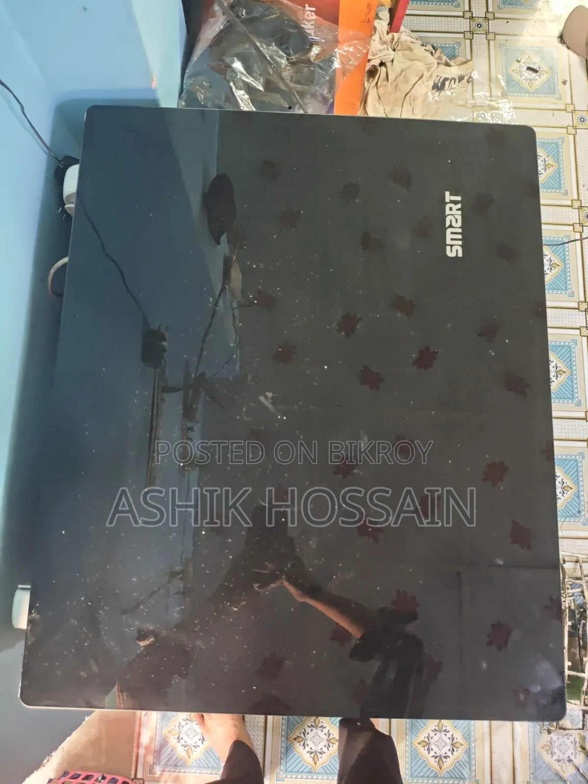নির্বাচিত অঞ্চলটি একটি কালো স্মার্ট ১৫০-লিটার দেখাচ্ছে