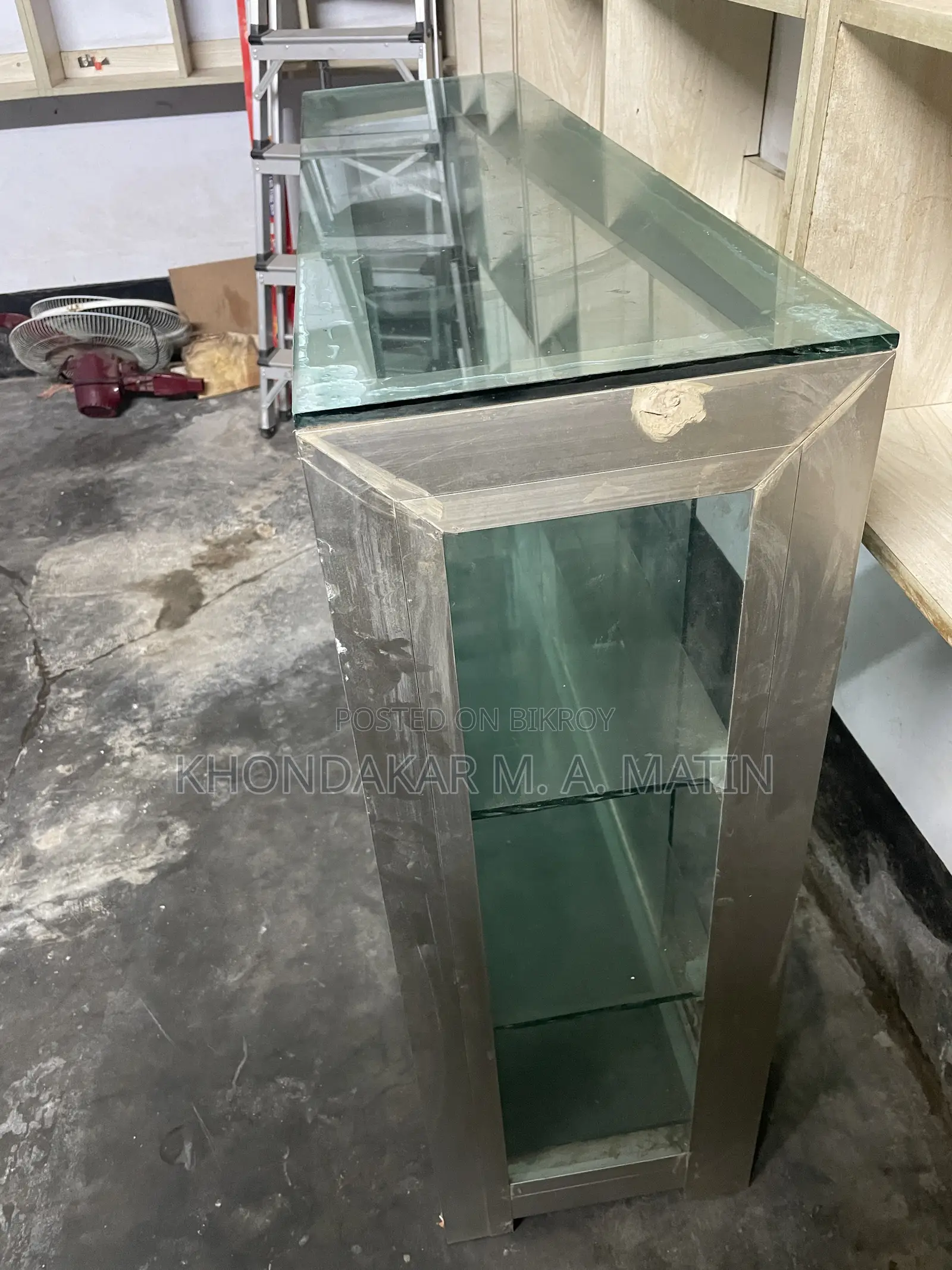 গ্লাস শোকেস ১০ মিলি