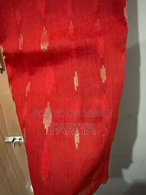 ব্লাউজ পিসসহ শাড়ি