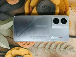 রিয়েলমি ৮ জিবি হোয়াইট