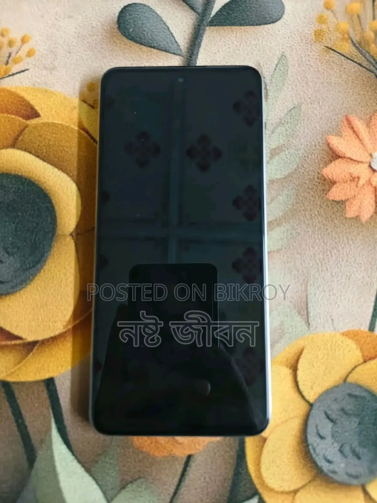 রিয়েলমি ৮ জিবি হোয়াইট