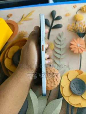 রিয়েলমি ৮ জিবি হোয়াইট