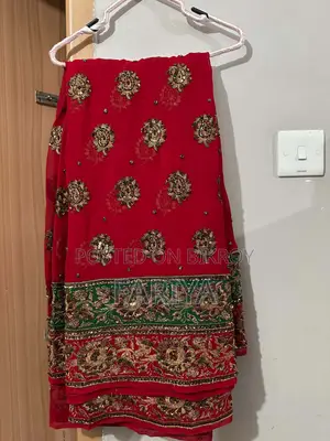 ব্যবহৃত ব্রাইডাল শাড়ি