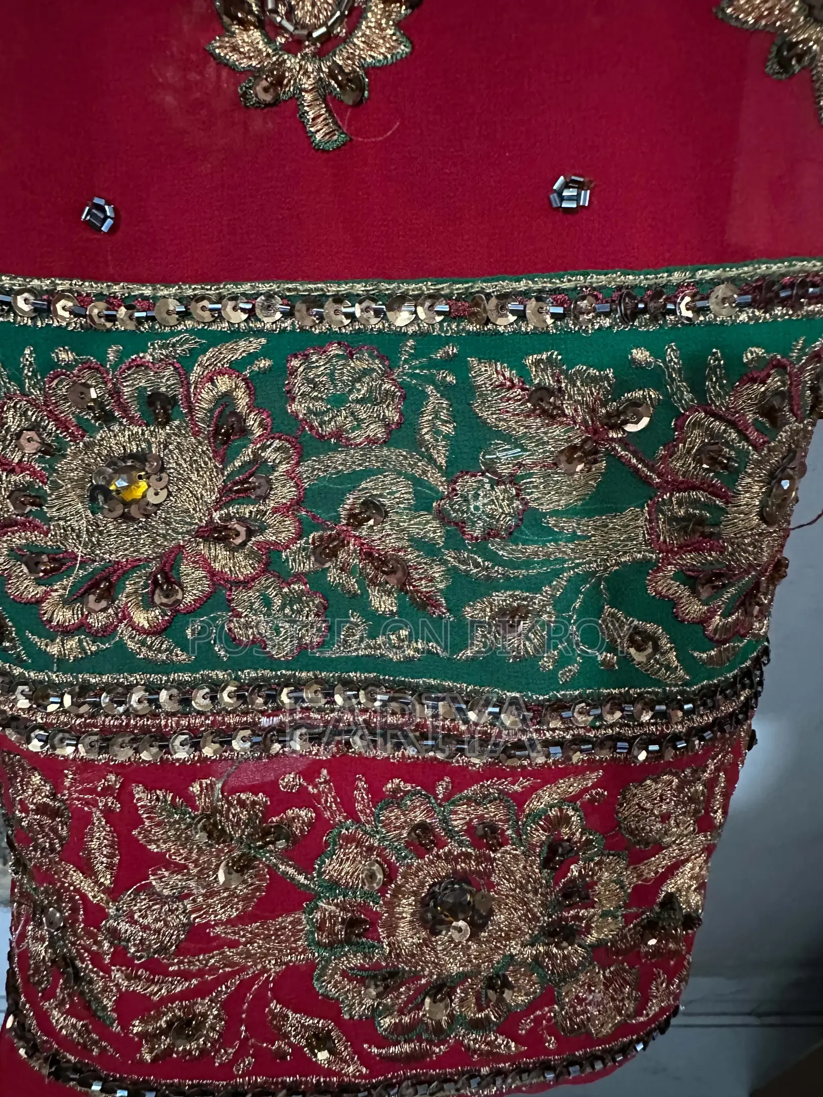 ব্যবহৃত ব্রাইডাল শাড়ি