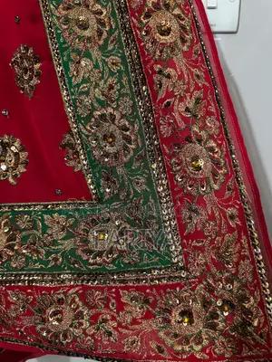 ব্যবহৃত ব্রাইডাল শাড়ি