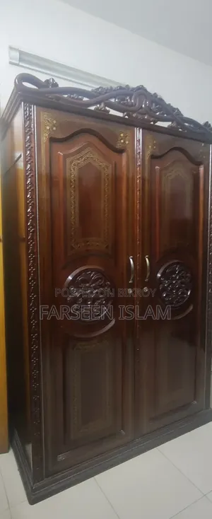 Akhtar Furnishers Beautiful Mahogany Wood Victoria Almirah