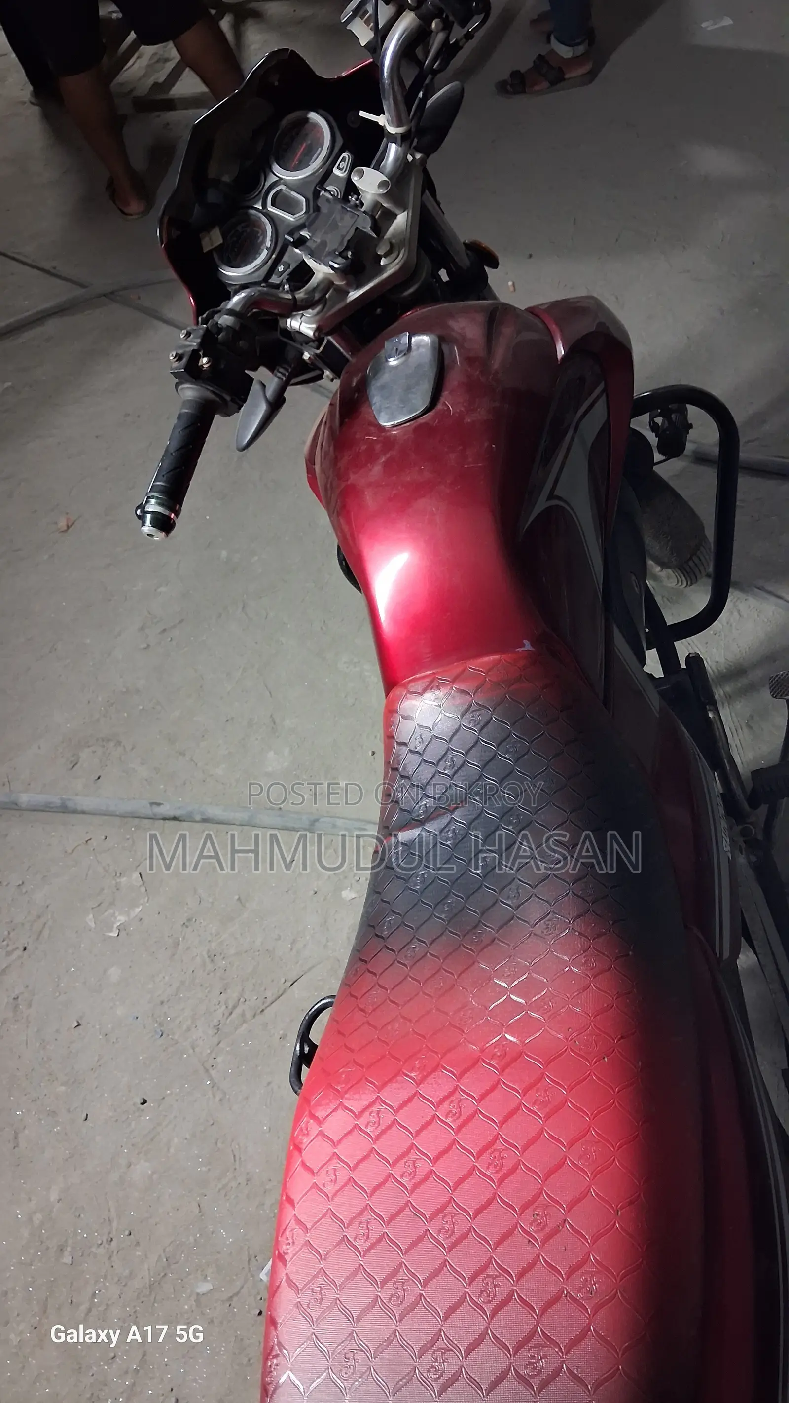 রানার বুলেট ১০০ ২০২৩ লাল