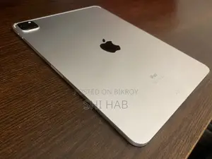 Apple iPad Pro (2022) 128 GB Silver