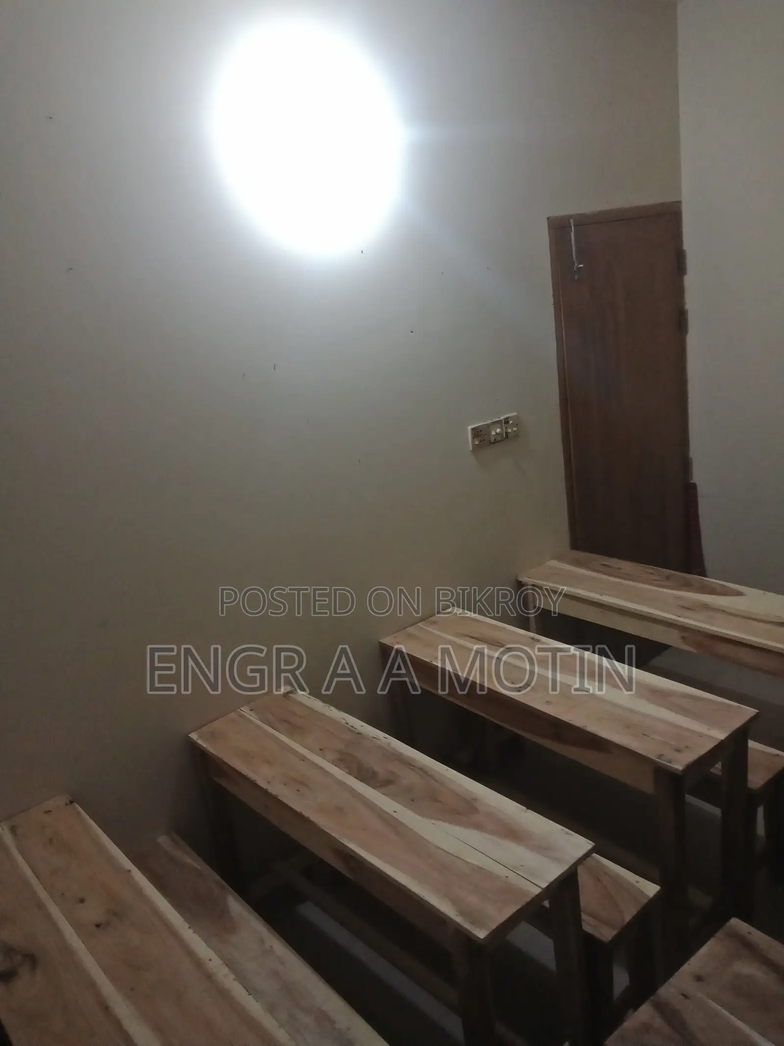 Sturdy school/coaching bench made of jam and mahogany wood for sale