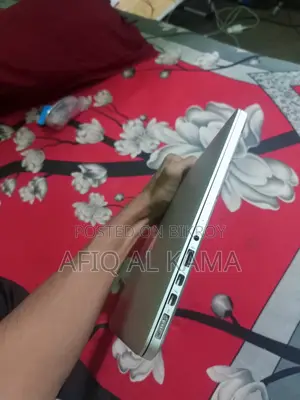 ল্যাপটপ অ্যাপল ম্যাকবুক ২০১৩ ৮জিবি ইন্টেল কোর আই৫ এসএসডি ১২৮জিবি